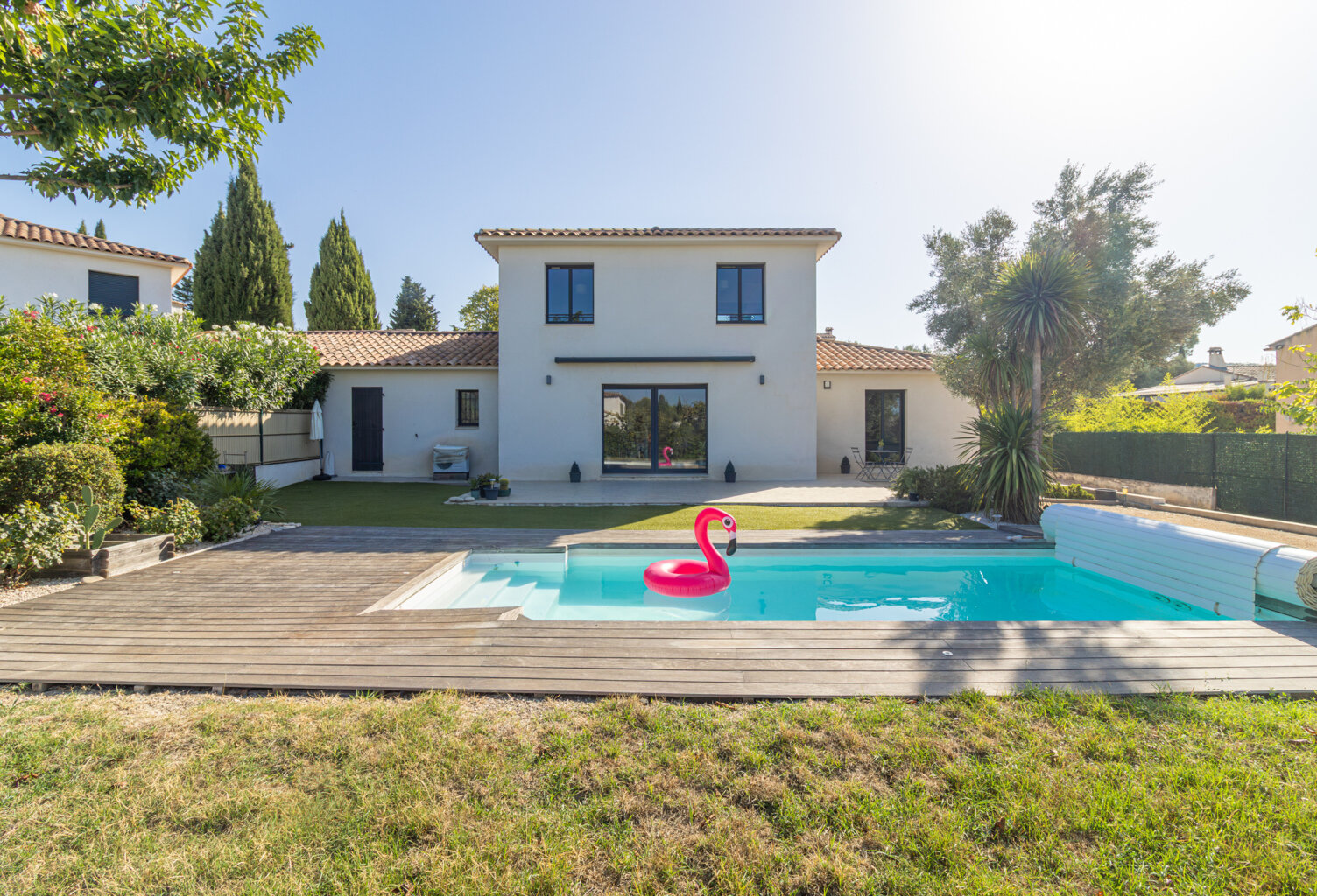 EGUILLES - Maison Type 5 - Jardin - Piscine - Garage — photo 1