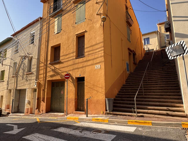MAISON DE VILLE À DEUX PAS DU PORT — photo du bien