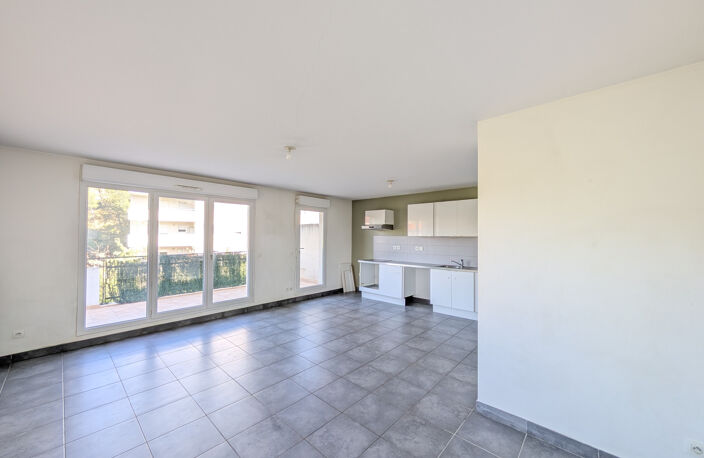 La Croix Rouge - Résidence sécurisée - T3 65 m2 - Terrasse 28 m2 - Box + Parking — photo 3
