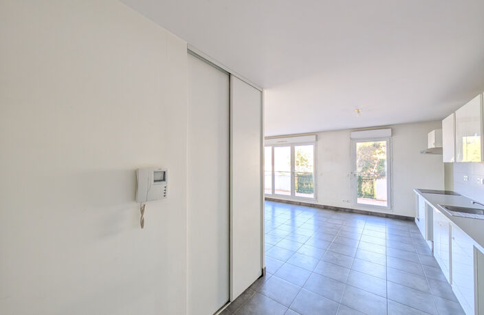 La Croix Rouge - Résidence sécurisée - T3 65 m2 - Terrasse 28 m2 - Box + Parking — photo 4