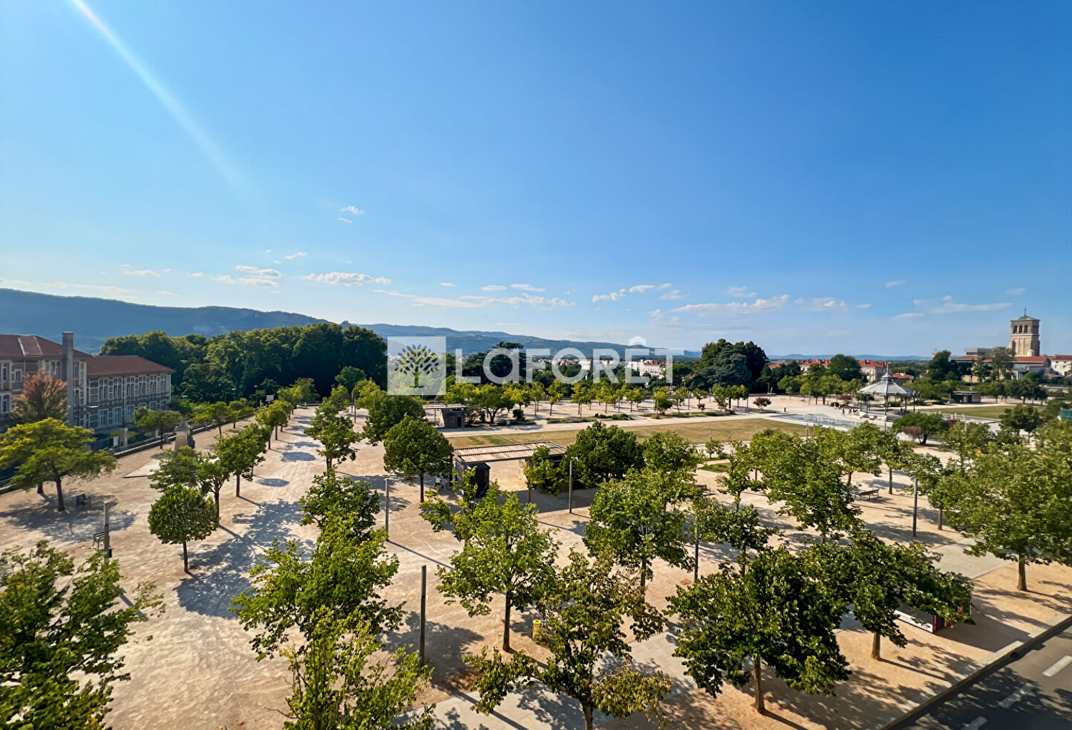 Appartement T3 avec terrasse face au Champ-de-Mars — photo 1