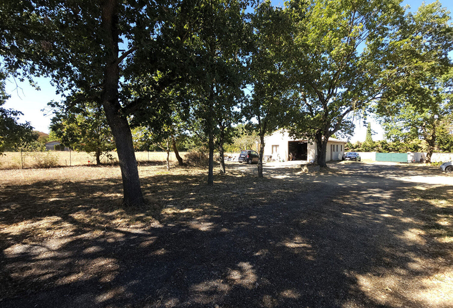 Bâtisse de 117 m² en gros oeuvre sur terrain arboré, un projet à écrire — photo 1