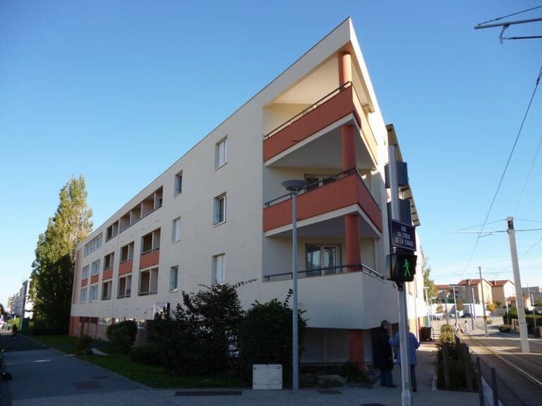 Studio - Balcon et stationnement - Cézeaux — photo 1