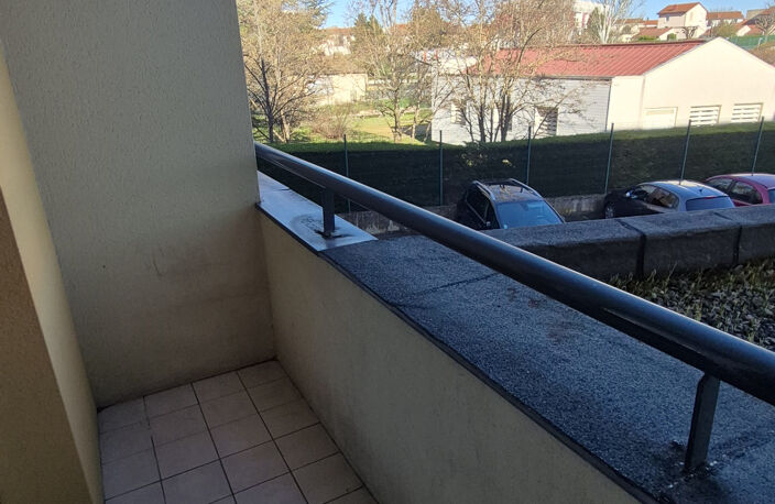 Studio - Balcon et stationnement - Cézeaux — photo 4