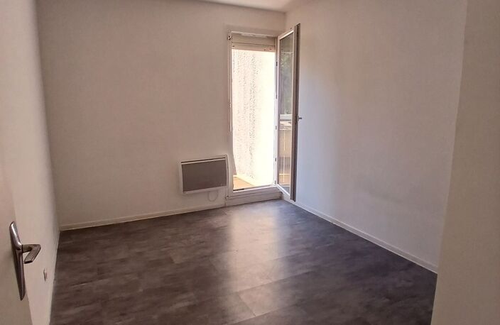 Très bon rapport qualité / prix T4 de 80m² avec terrasse de 6m² au sein d'une petite résidence arborée — photo 2