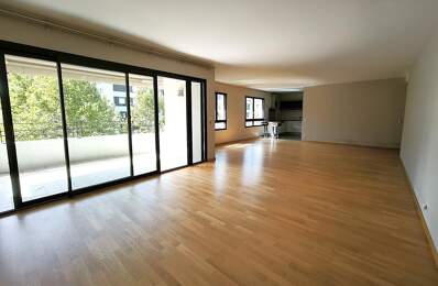 Appartement À Vendre — photo du bien