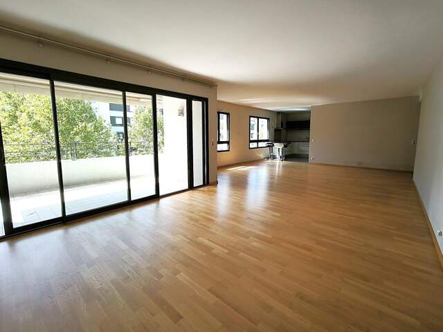 Appartement À Vendre — photo du bien
