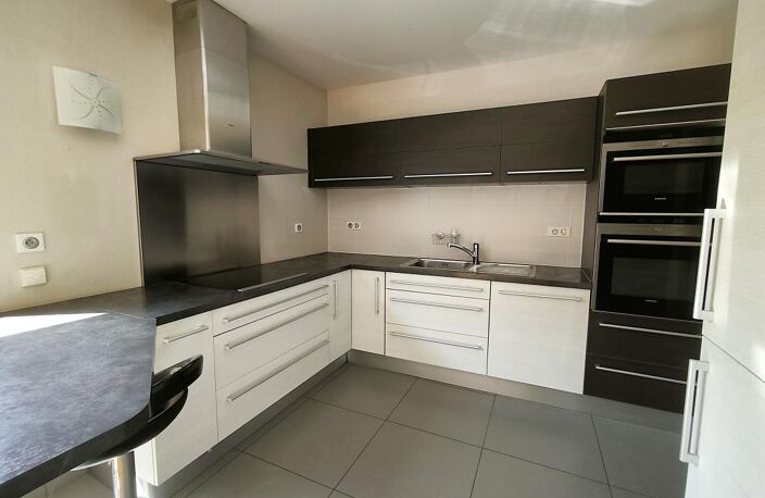 Appartement À Vendre — photo 2