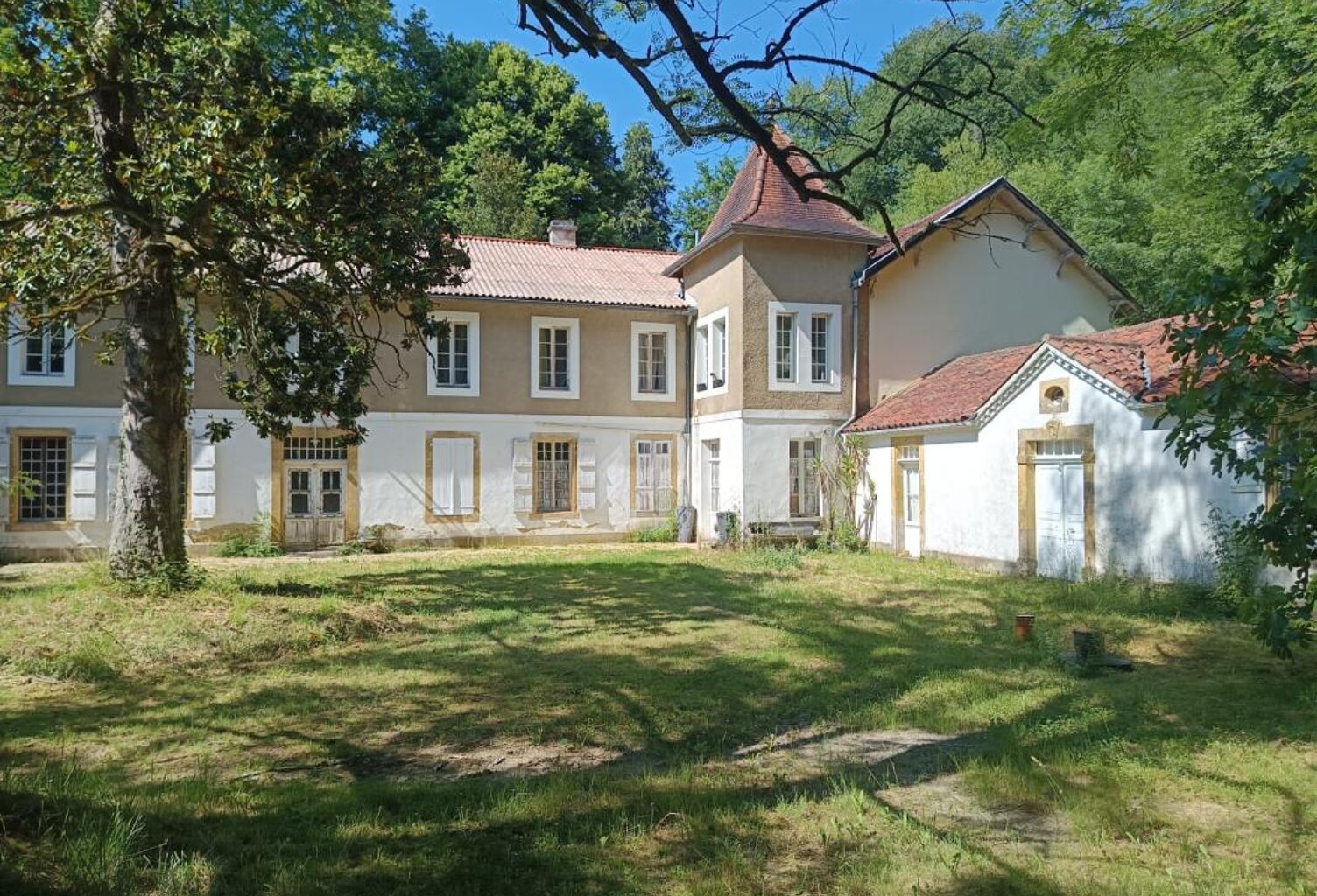 PROPRIETE DE CHARME DE 26 PIECES SUR UN TERRAIN DE 15000 M² — photo 1