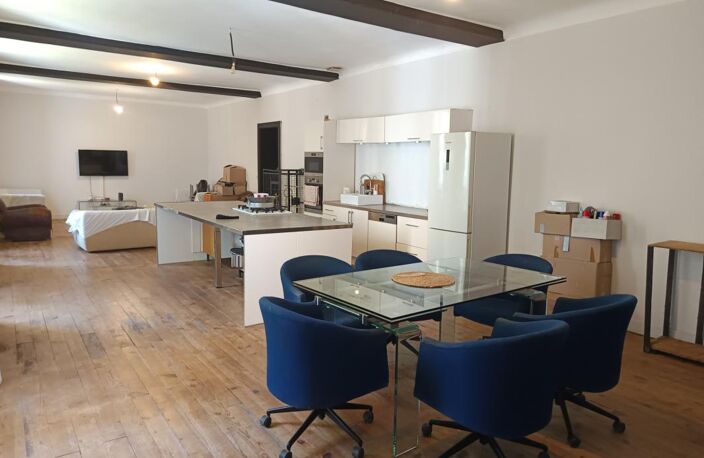 PROPRIETE DE CHARME DE 26 PIECES SUR UN TERRAIN DE 15000 M² — photo 2