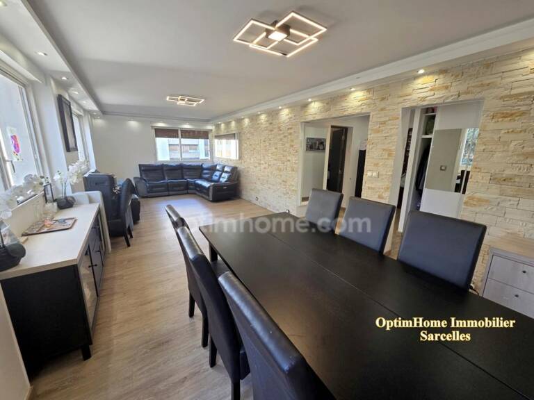 Appartement 5 pièces - 2ème étage - 102 m2 - Cave et Place de Parking - 212 000 € FAI — photo 1