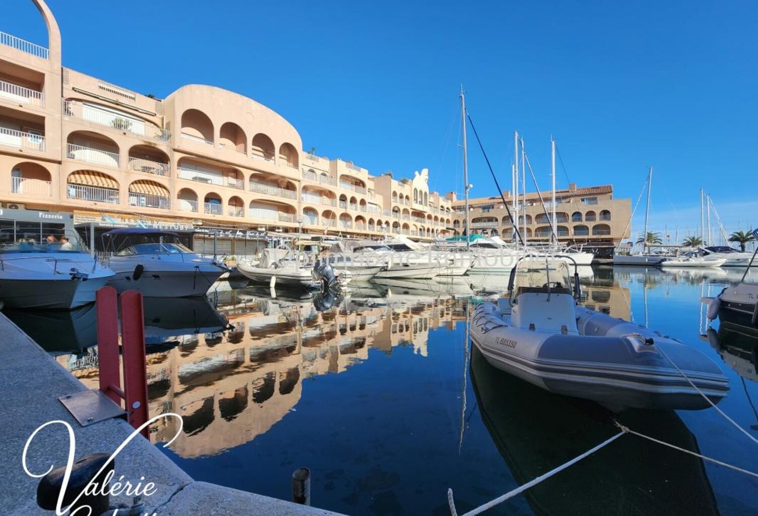 À vendre – Appartement T3 98 m² avec terrasse et 2 garages – Port d’Hyères 83400 — photo 1