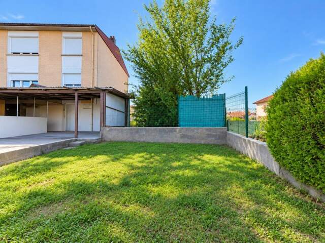 Maison jumelée F5 avec grand terrain – Au calme dans une impasse — photo du bien