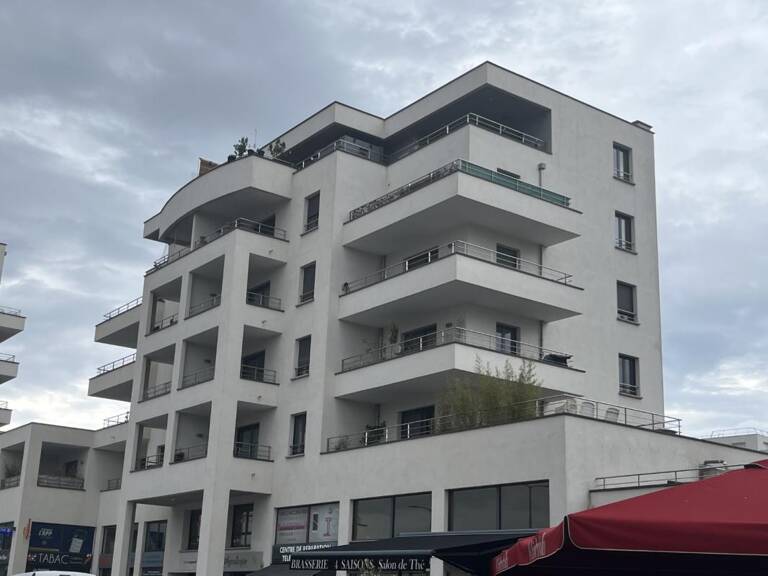 LOCAL COMMERCIAL RCE JARDINS D BODICCIONE BT E BD LOUIS CAMPI AJACCIO — photo 1