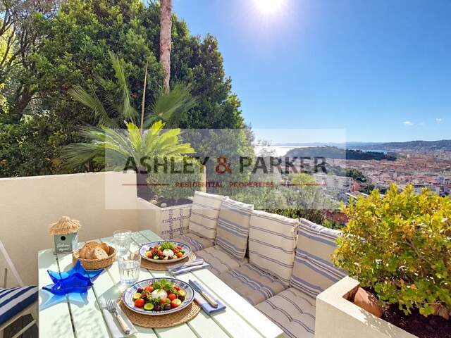 APPARTEMENT 2 PIECES - TERRASE PANORAMIQUE - BOX ET CAVE — photo du bien
