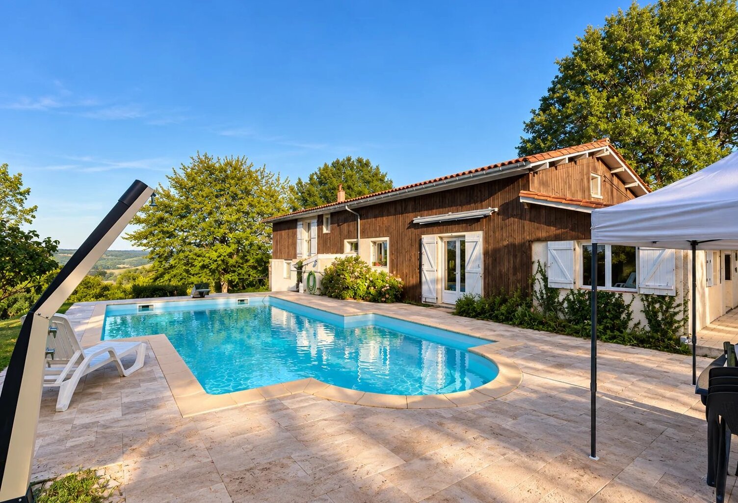 Grande maison familiale de 185 m² avec piscine, dépendances et e — photo 1