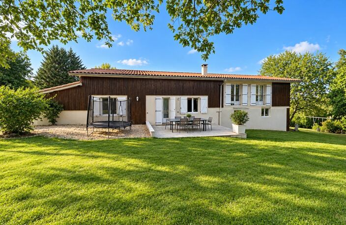 Grande maison familiale de 185 m² avec piscine, dépendances et e — photo 2