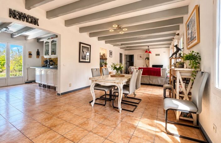 Grande maison familiale de 185 m² avec piscine, dépendances et e — photo 4