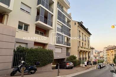 Garage  34000 €
