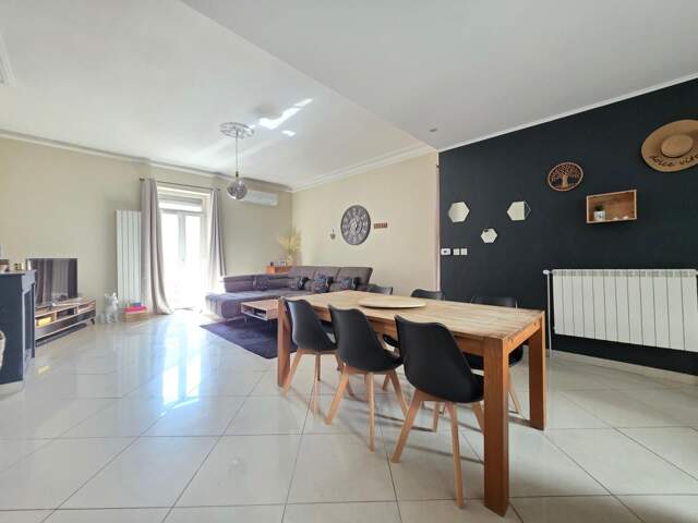 Maison de ville avec garage exceptionnel & pièce voûtée atypique — photo du bien