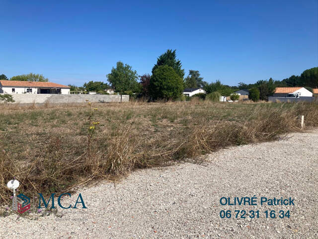 Terrain à bâtir à Rouffiac (17800) — photo du bien