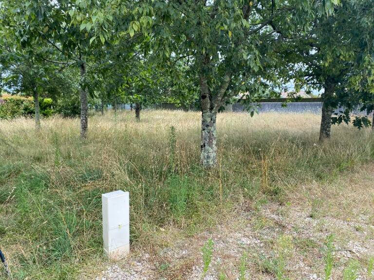 Terrain à bâtir à Artigues-près-Bordeaux (33370) — photo 1