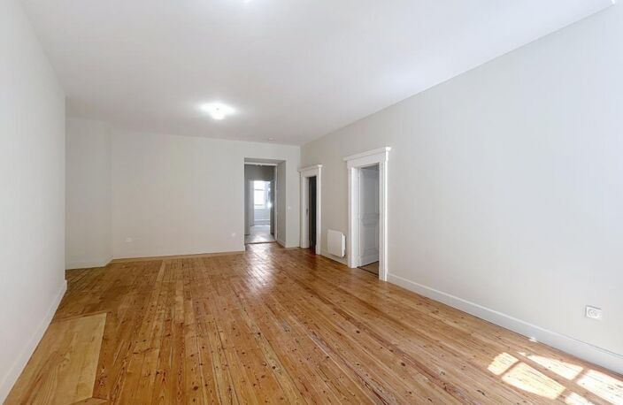 Location magnifique T4 neuf ( 95.10 m² )  quartier Carmes — photo 3