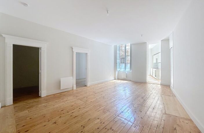 Location magnifique T4 neuf ( 95.10 m² )  quartier Carmes — photo 4