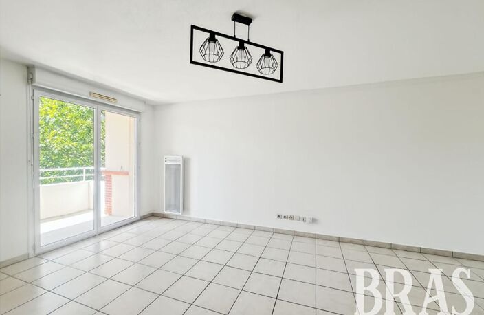 CARQUEFOU - T2 avec balcon dans une résidence sécurisée avec piscine — photo 2