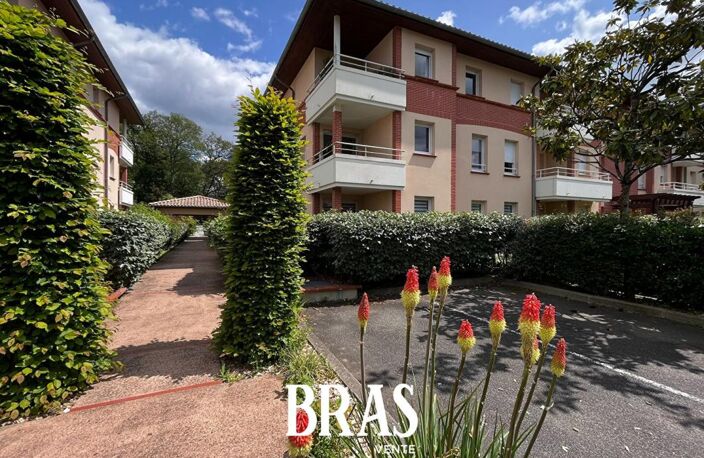 CARQUEFOU - T2 avec balcon dans une résidence sécurisée avec piscine — photo 3