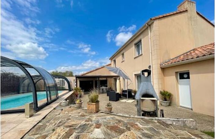Grande maison familiale avec vue dégagée et piscine Sud de Nantes - DPE C — photo 2