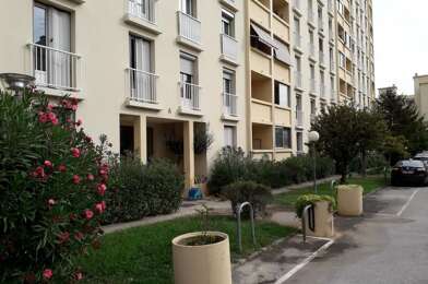 Appartement 3 pièces 900 €