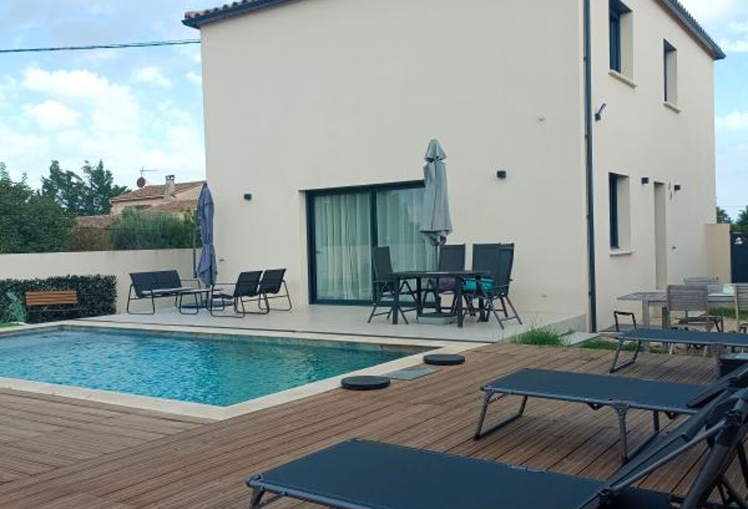 Villa d'environ 139m2, 3 chambres, bureau ,piscine, panneaux solaire — photo 1