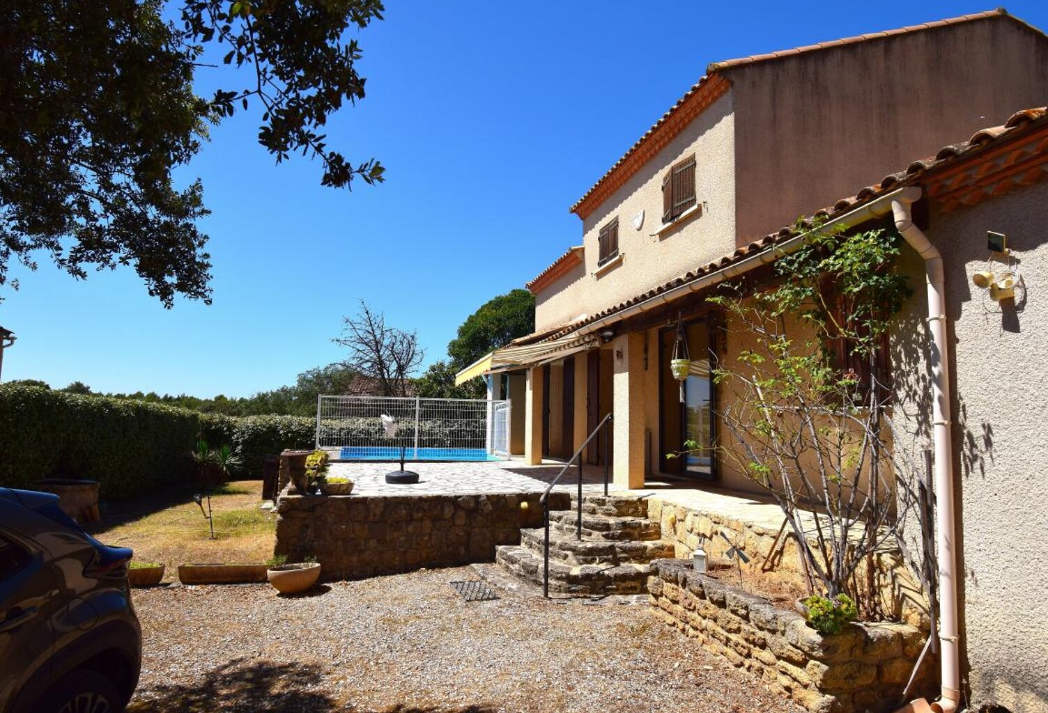 Pont du Gard: solide maison  138 m², 3ch — photo 1