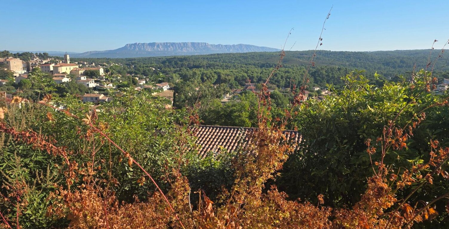 A vendre terrain constructible commune Peypin/Cadolive de 517 m², vue sur Sainte Victoire — photo 1