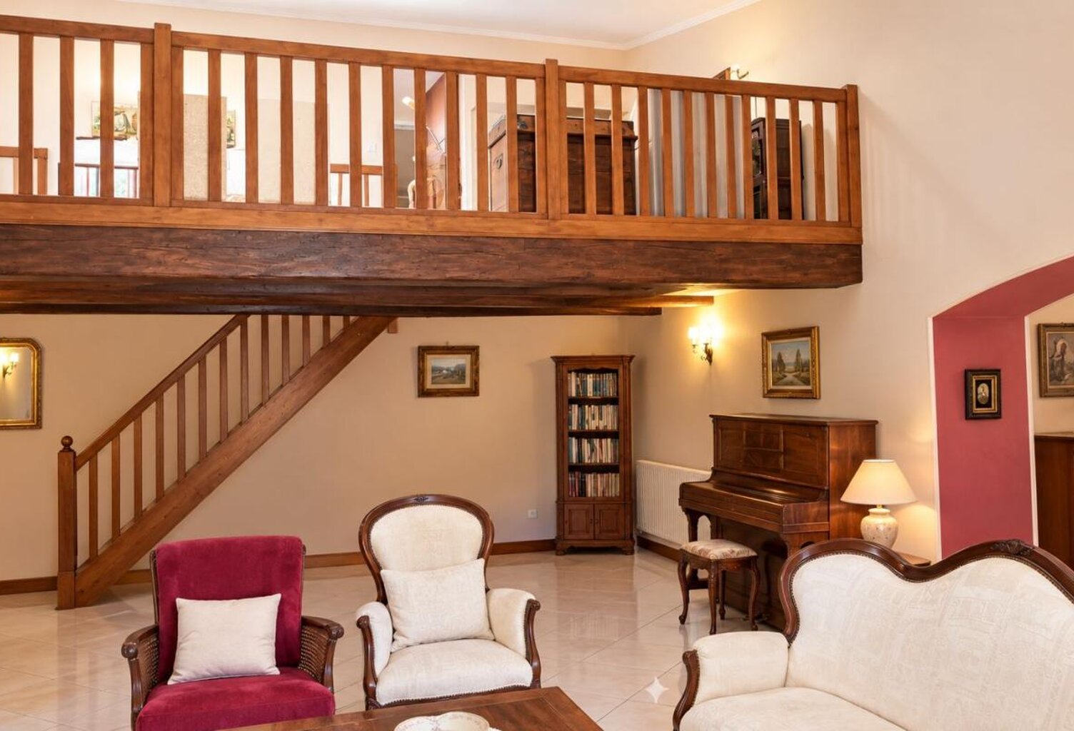 Maison ancienne de 284 m² (5 chambres) – Proche La Rochelle  📍 À 25 mn' de La Rochelle – 10 mn' d’Aigrefeuille-d’Aunis 15 mn' de la Gare de Surgères ! — photo 1