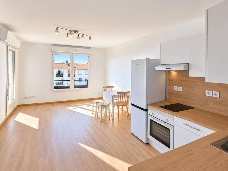 T2 meublé refait à neuf – terrasse 7 m², parking – dernier étage avec ascenseur — photo 1