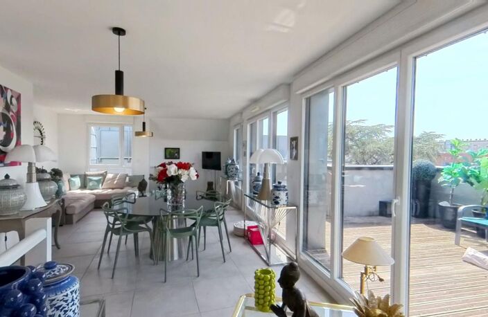 Appartement T4 112m2 À Vendre Esprit « maison sur le toit » au pied du métro Patte d’Oie terrasses 90m2
4 places de parking en s/sol — photo 2