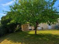 UN BEAU POTENTIEL AUX PORTES DE SAINTES – MAISON FAMILIALE ET 240 M² DE DÉPENDANCES — photo 2