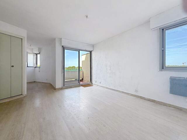 Montpellier à vendre Boutonnet  T1 avec balcon et vue dégagée — photo du bien