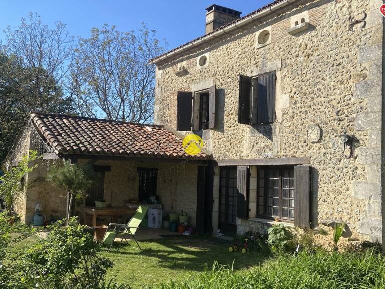 Belle maison en pierre — photo 1