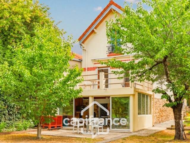 Vitry-sur-Seine-A vendre maison 5 pièces-jardin-terrasse-parcelle de 433m2-12mn à pied RER C et ligne 15-Parking — photo du bien