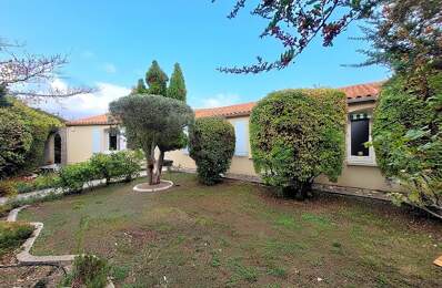 Maison à vendre 7 pièces PERIGNY (17) - Elégante maison de plain-pied de 144 m2 aux portes de La Rochelle - Double séjour- 4 chambres - Double garage - Sauna - Parcelle de 758 m2 — photo du bien
