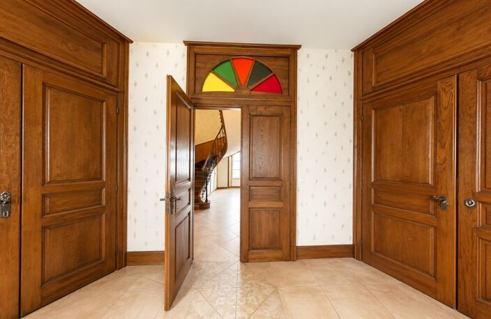 EXCLUSIVITÉ – CHAMBLAY (39380) | DEMEURE DE CARACTÈRE AVEC GÎTE, DÉPENDANCE ET POTENTIEL FONCIER — photo 2