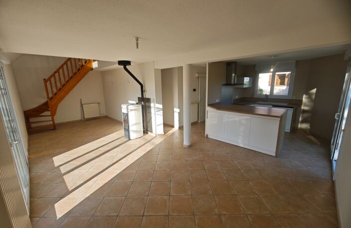 Maison individuelle lumineuse avec jardin, terrasse et grand garage à Authume — photo 3