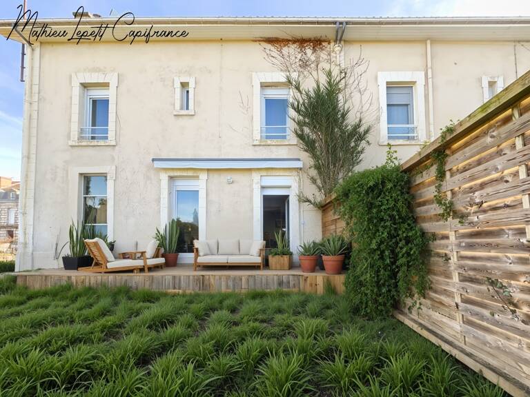 MAISON FAMILIALE ENTIÈREMENT RÉNOVÉE – VOLUMES GÉNÉREUX 7 PIECES PERIGUEUX (24) — photo 1