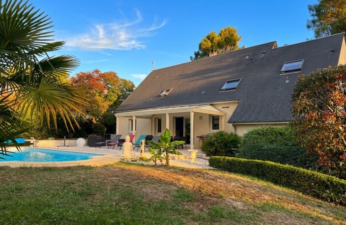 Magnifique maison familiale de 225 m², 6 chambres avec piscine et pinède à Guécélard – DPE B — photo 2