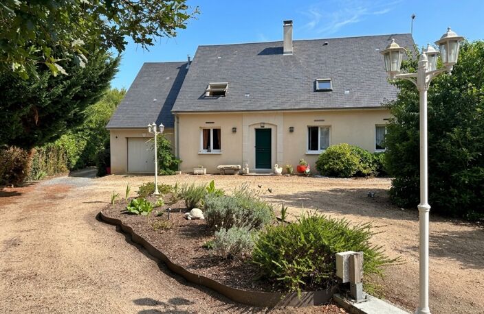 Magnifique maison familiale de 225 m², 6 chambres avec piscine et pinède à Guécélard – DPE B — photo 4