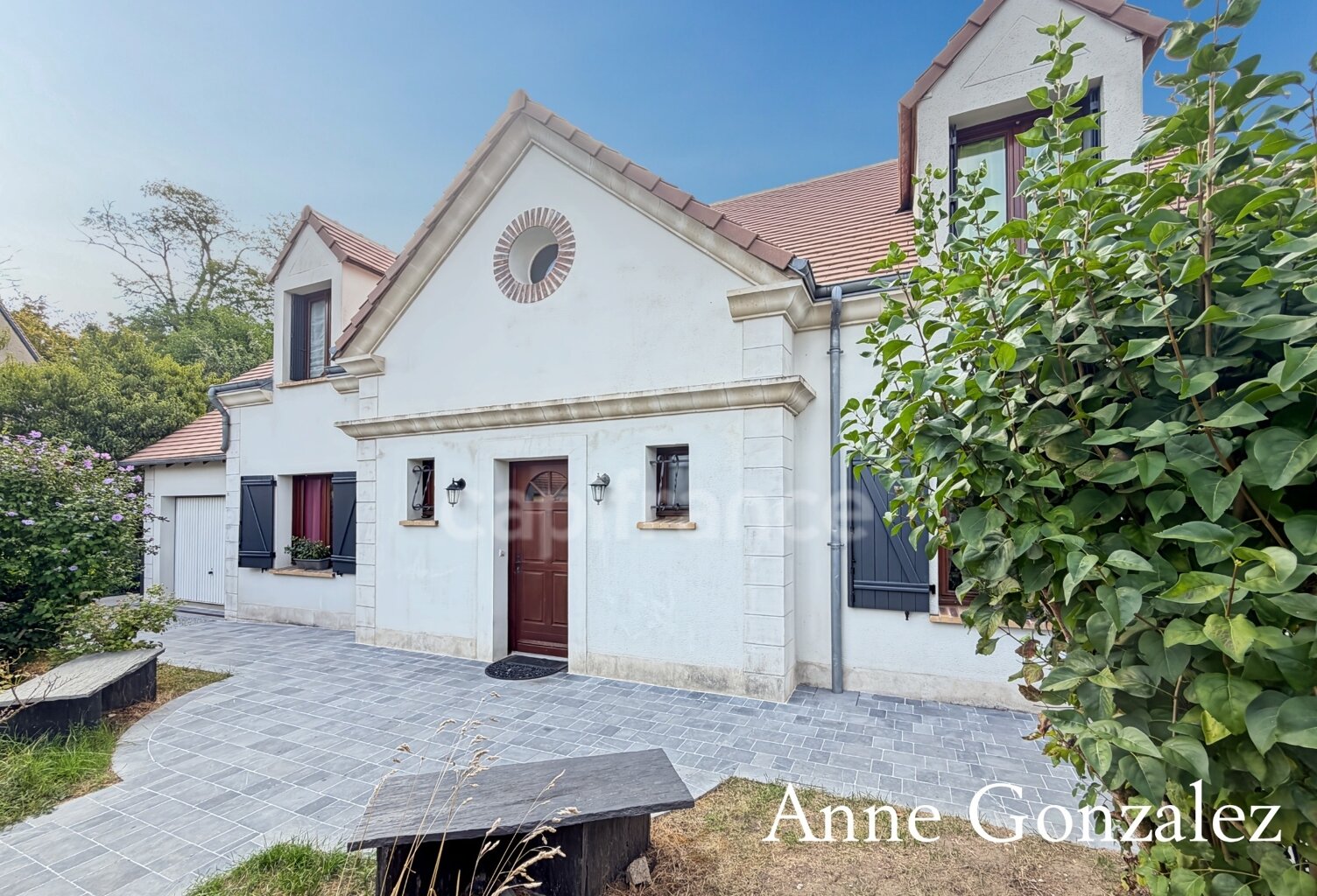 SAINT JEAN DE BRAYE, à vendre belle maison familiale de170 m2 avec jardin paysager clos dans un environnent calme et privilégié proche des toutes les commodités — photo 1