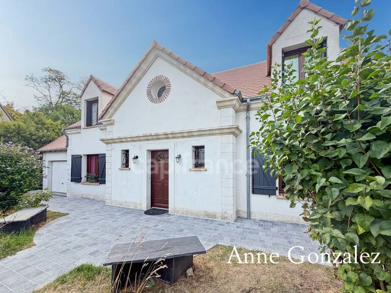 SAINT JEAN DE BRAYE, à vendre belle maison familiale de170 m2 avec jardin paysager clos dans un environnent calme et privilégié proche des toutes les commodités — photo 1